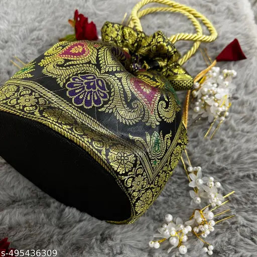 Elite pouch Bag: Elegant Accessory for Women